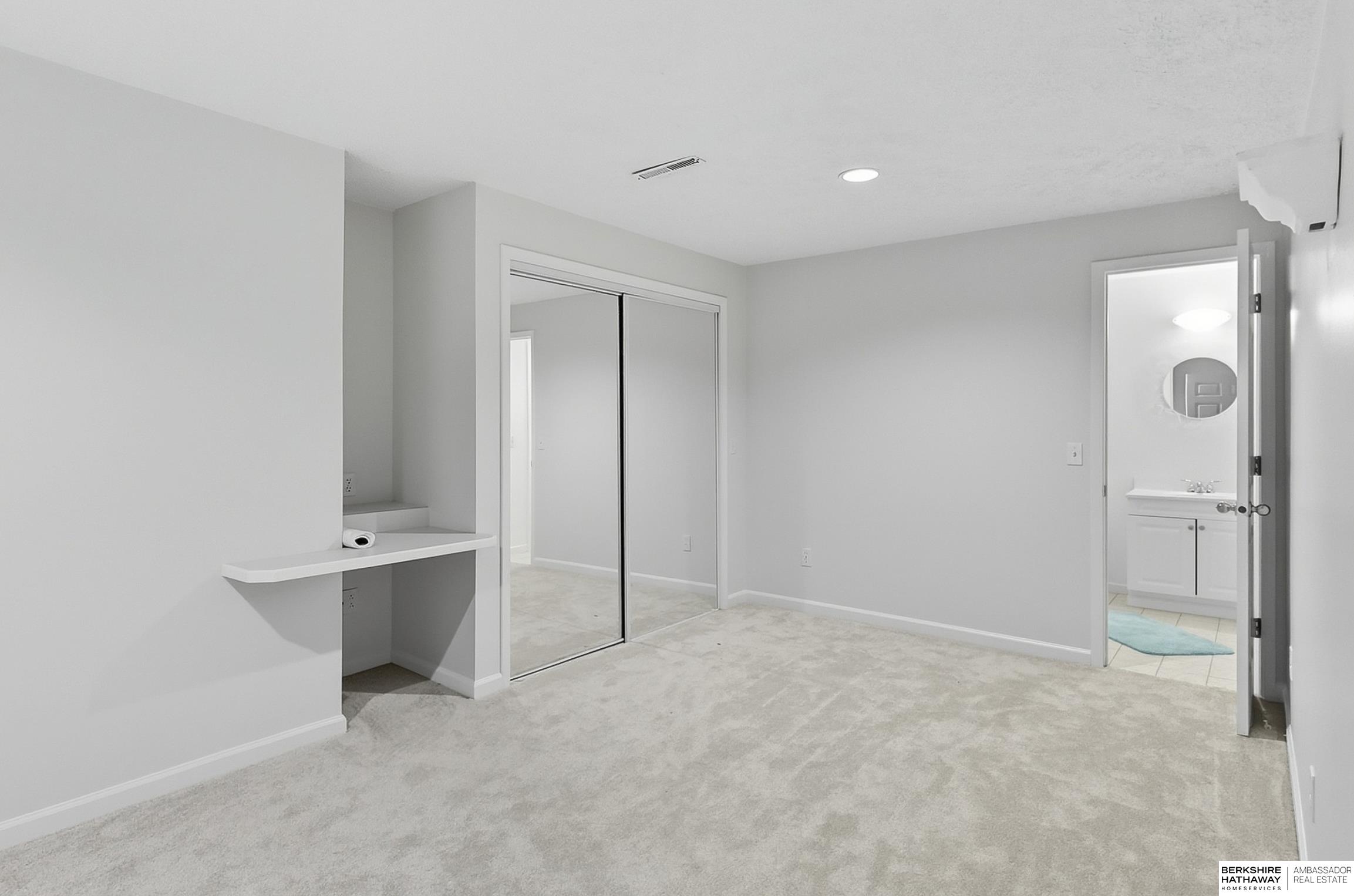 Omaha, Nebraska 68116, United States, 3 Bedrooms Bedrooms, ,3 BathroomsBathrooms,Residential,Pending,214350