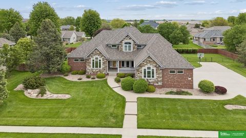 Photo of 1350 N Bristolwood Drive, Fremont, NE 68025 (MLS # 22612372)