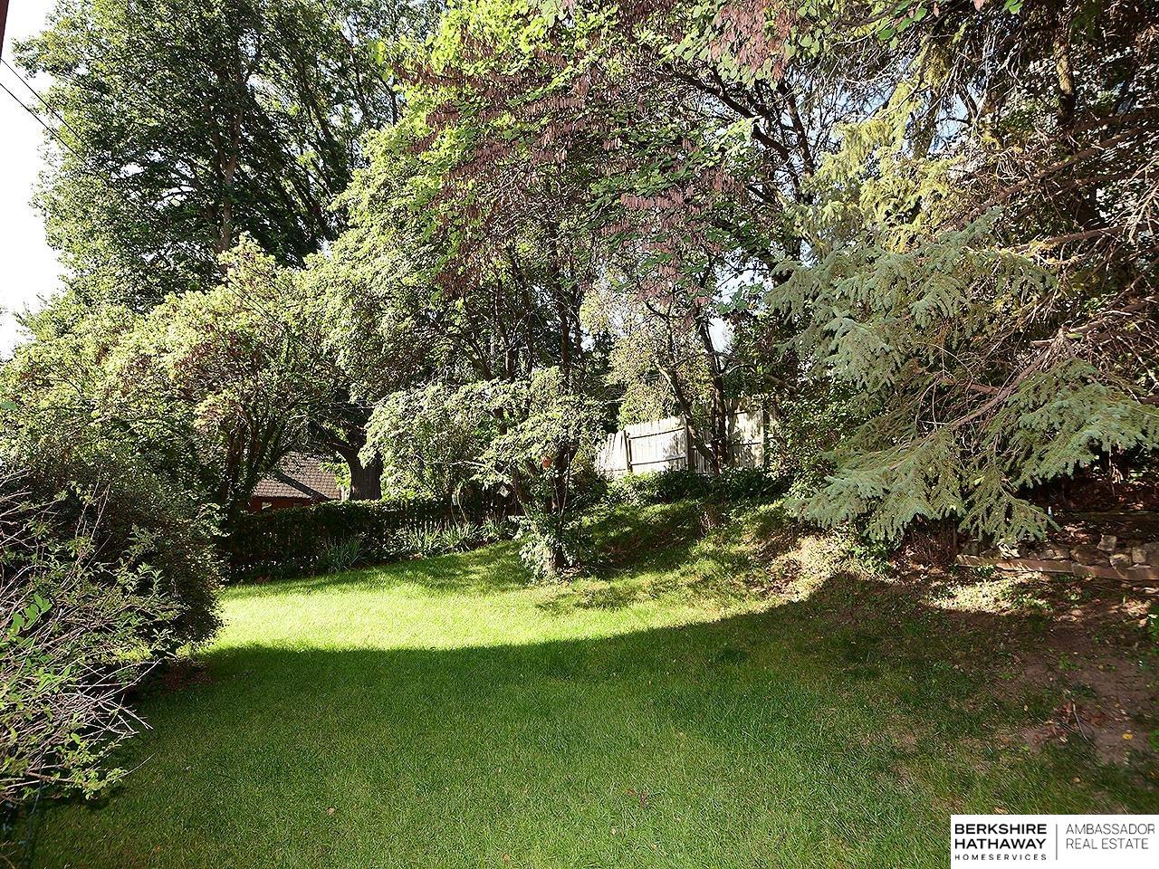 Omaha, Nebraska 68111, United States, 4 Bedrooms Bedrooms, ,2 BathroomsBathrooms,Residential,Pending,210284