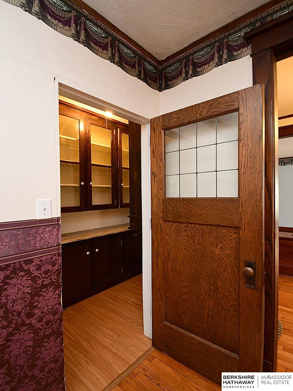 Omaha, Nebraska 68111, United States, 4 Bedrooms Bedrooms, ,2 BathroomsBathrooms,Residential,Pending,210284