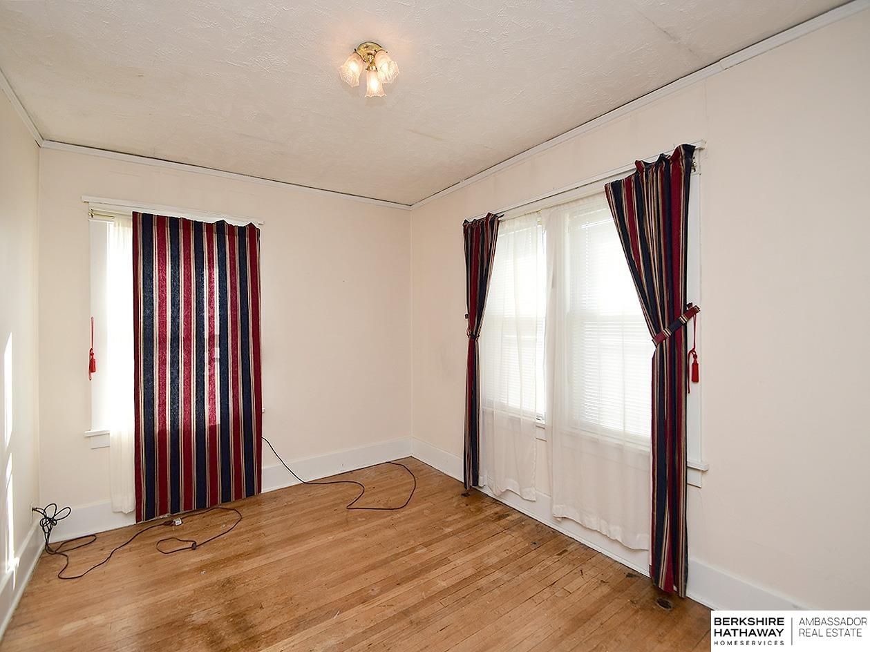 Omaha, Nebraska 68111, United States, 4 Bedrooms Bedrooms, ,2 BathroomsBathrooms,Residential,Pending,210284