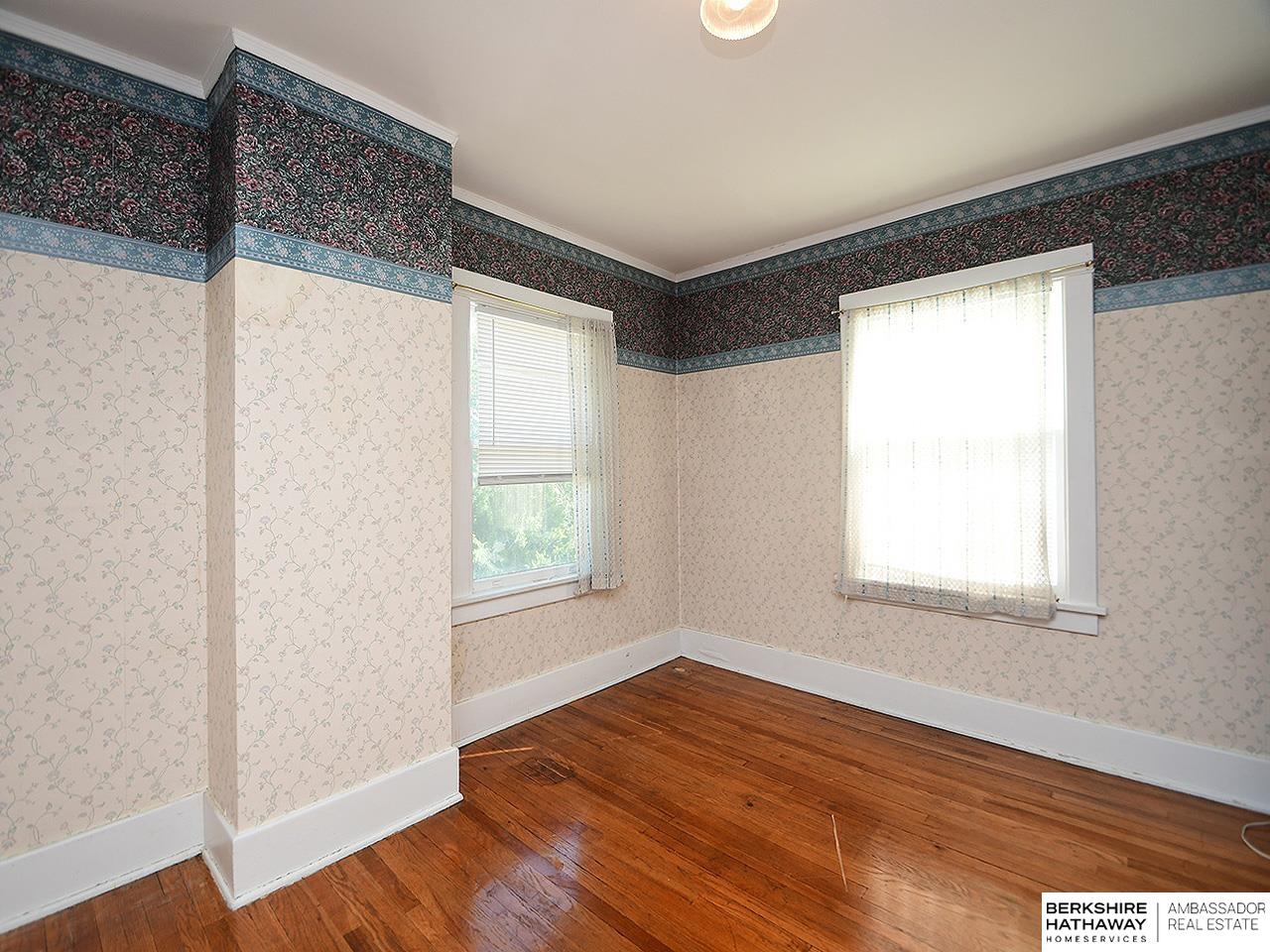 Omaha, Nebraska 68111, United States, 4 Bedrooms Bedrooms, ,2 BathroomsBathrooms,Residential,Pending,210284