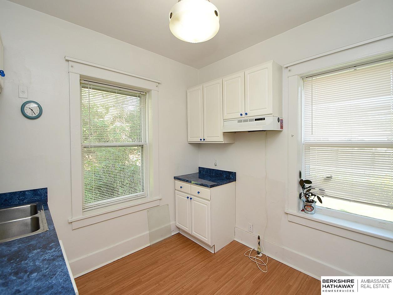 Omaha, Nebraska 68111, United States, 4 Bedrooms Bedrooms, ,2 BathroomsBathrooms,Residential,Pending,210284