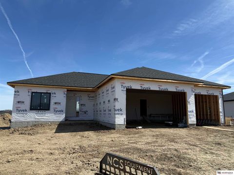 Photo of 9400 Dalton Drive, Lincoln, NE 68516 (MLS # 22610003)