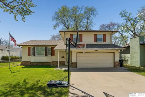 Photo of 5118 S 94th Avenue, Omaha, NE 68127 (MLS # 22611360)