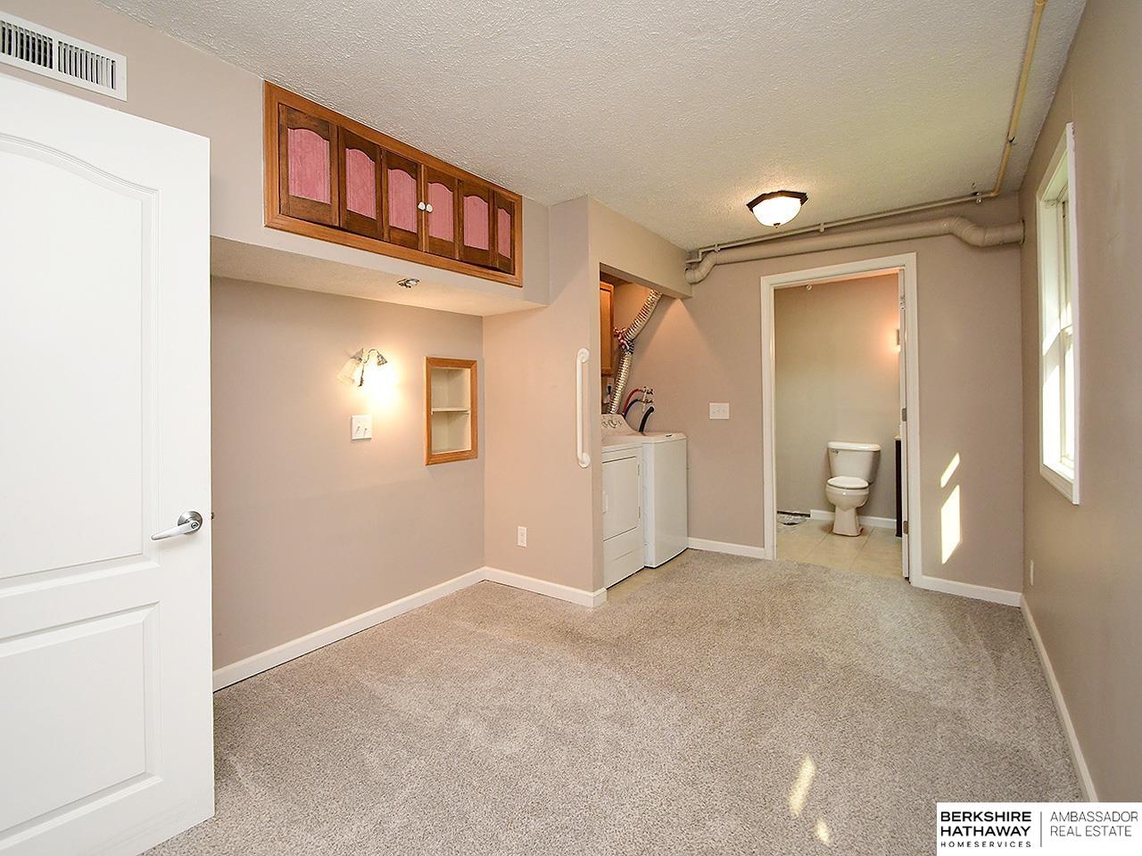 Papillion, Nebraska 68046, United States, 4 Bedrooms Bedrooms, ,2 BathroomsBathrooms,Residential,Active,186309