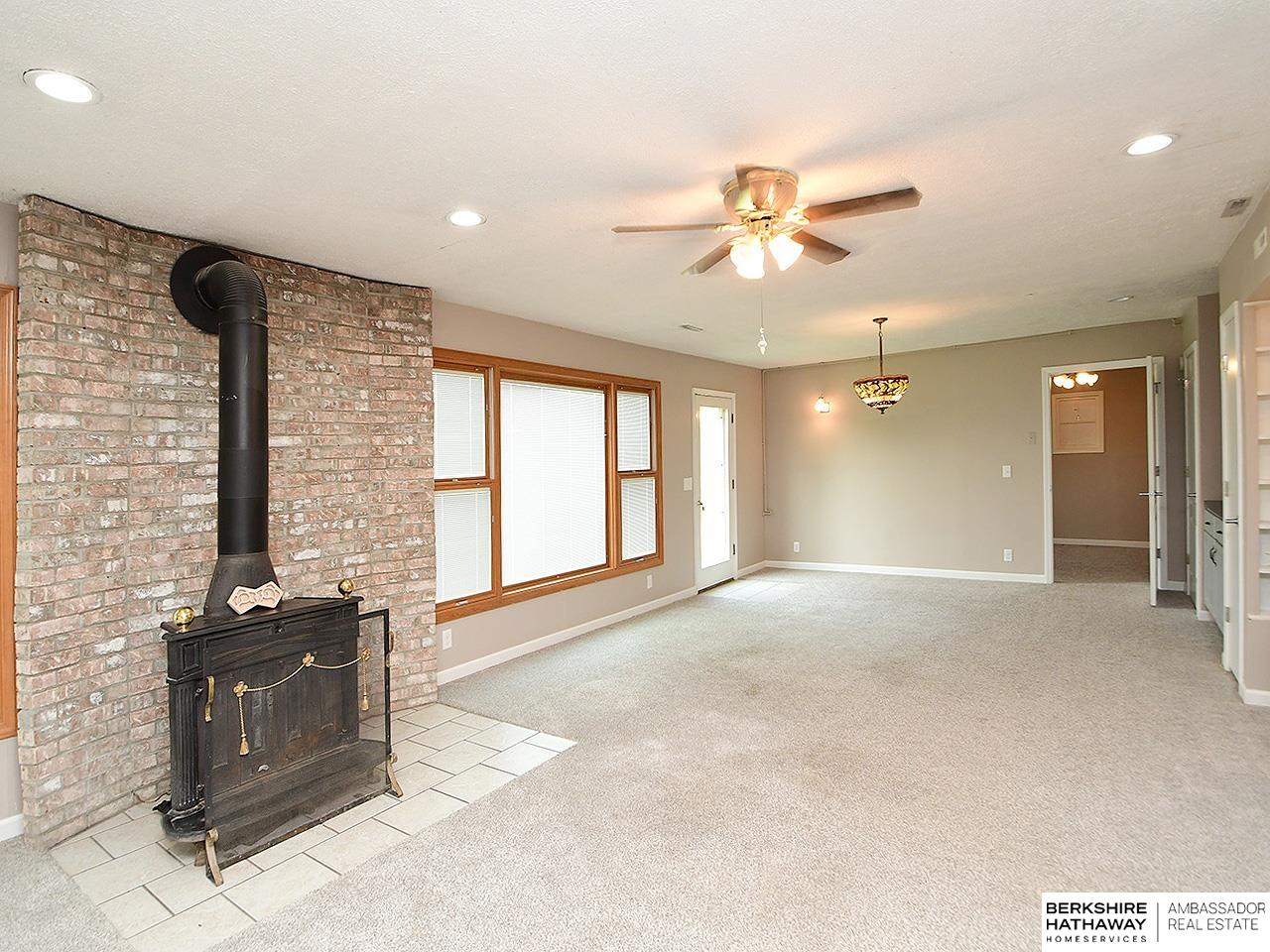 Papillion, Nebraska 68046, United States, 4 Bedrooms Bedrooms, ,2 BathroomsBathrooms,Residential,Active,186309