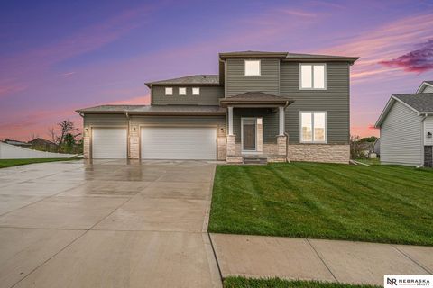 Photo of 18514 Olive Circle, Omaha, NE 68136 (MLS # 22534012)