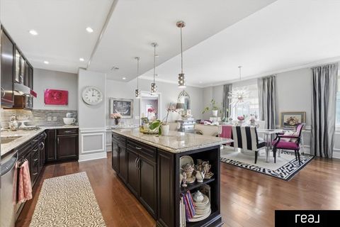 Photo of 1403 Farnam Street #808, Omaha, NE 68102 (MLS # 22614060)