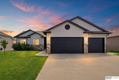 Photo of 710 N 95th Street, Lincoln, NE 68505 (MLS # 22617752)