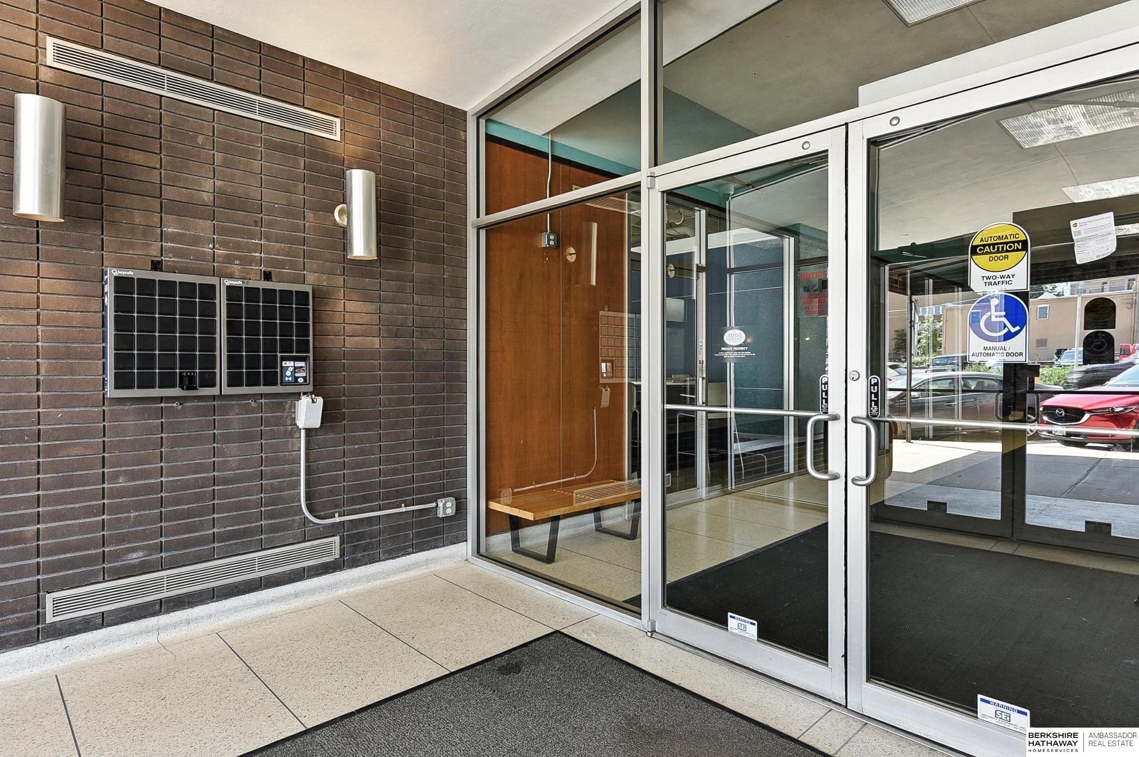 Omaha, Nebraska 68131, United States, 1 Bedroom Bedrooms, ,1 BathroomBathrooms,Residential,Active,169000