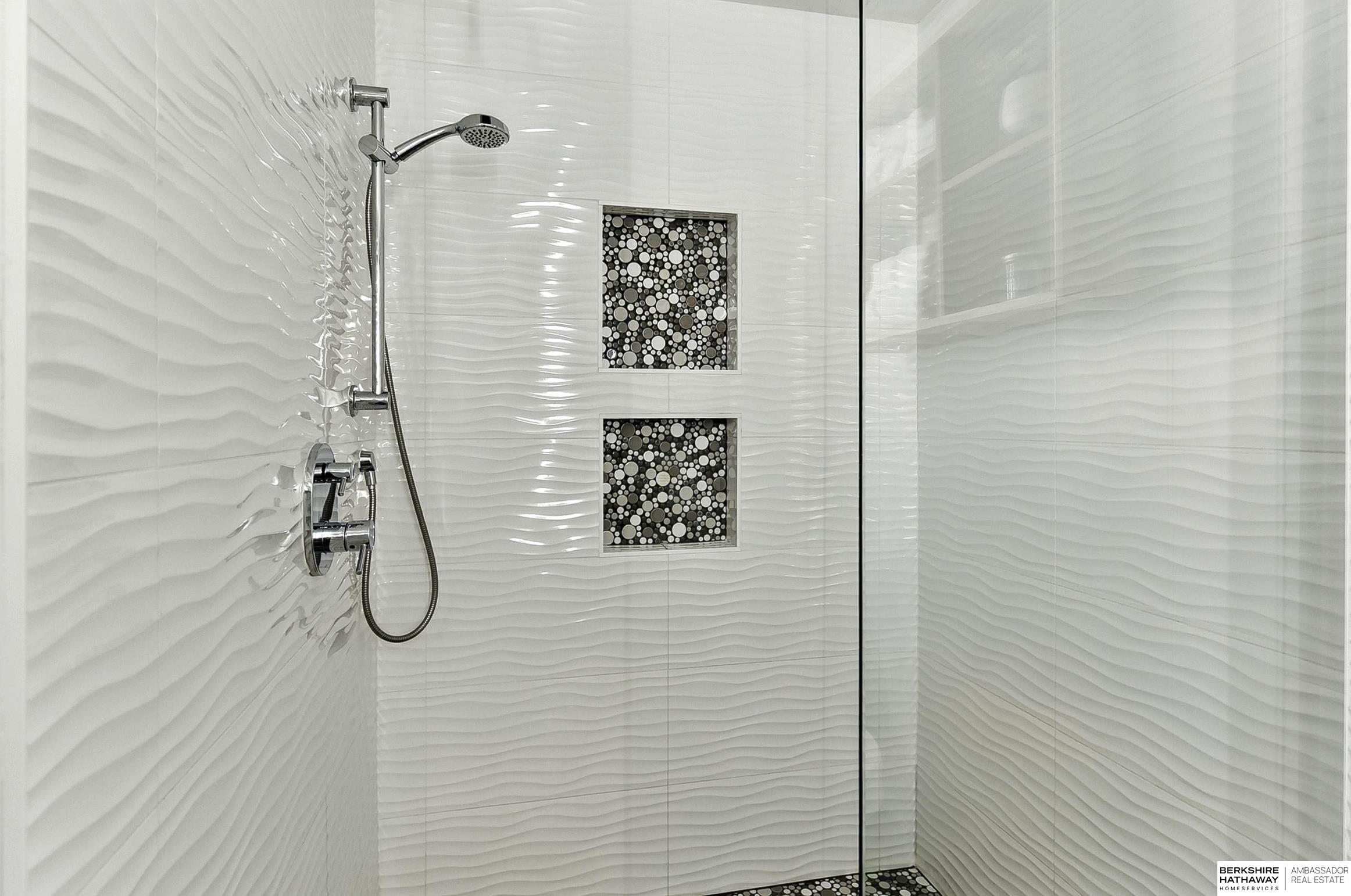 Omaha, Nebraska 68131, United States, 1 Bedroom Bedrooms, ,1 BathroomBathrooms,Residential,Active,169000