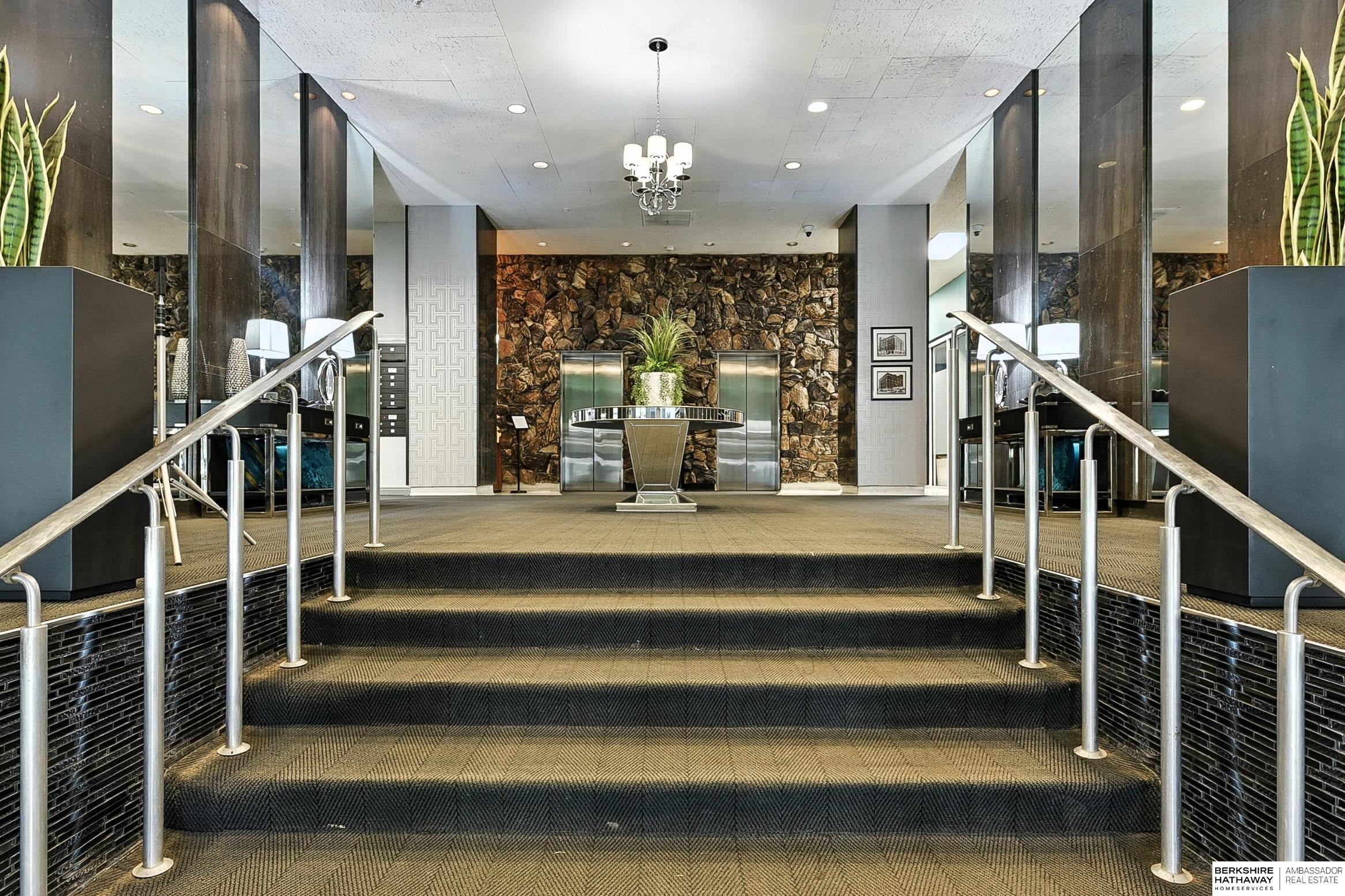 Omaha, Nebraska 68131, United States, 1 Bedroom Bedrooms, ,1 BathroomBathrooms,Residential,Active,169000