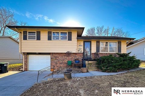 Photo of 14205 Karl Street, Omaha, NE 68137 (MLS # 22603254)
