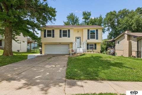Photo of 6323 Read Street, Omaha, NE 68152 (MLS # 22617812)