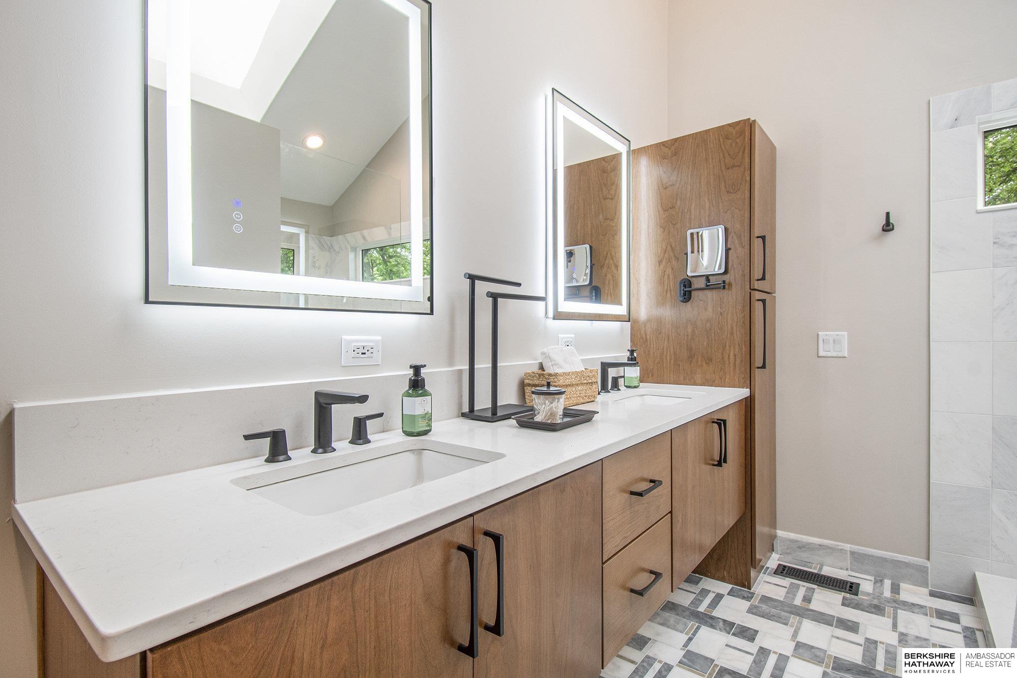 Bellevue, Nebraska 68005, United States, 4 Bedrooms Bedrooms, ,3 BathroomsBathrooms,Residential,Active,146610