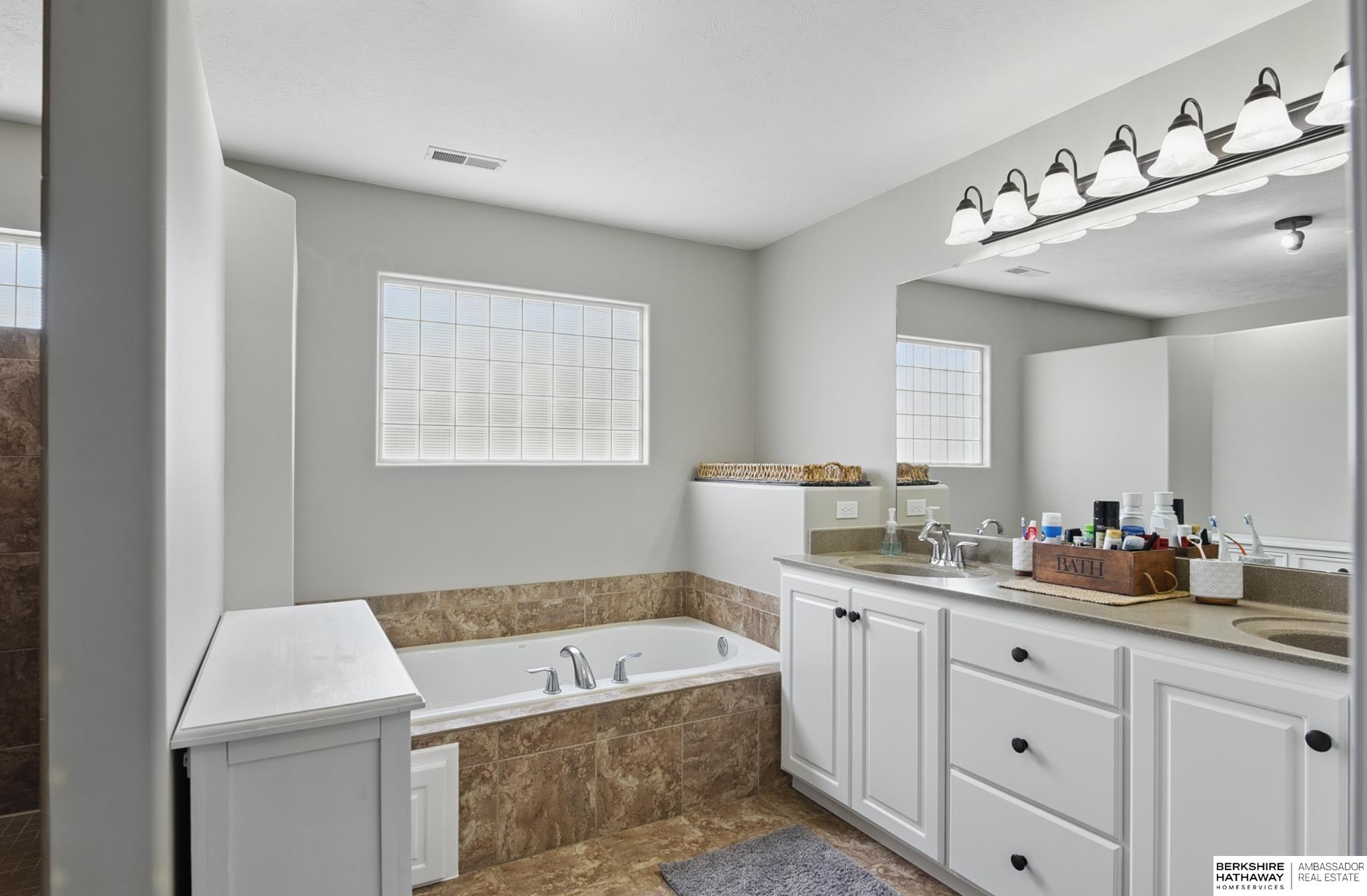 La Vista, Nebraska 68128, United States, 4 Bedrooms Bedrooms, ,3 BathroomsBathrooms,Residential,Active,128772