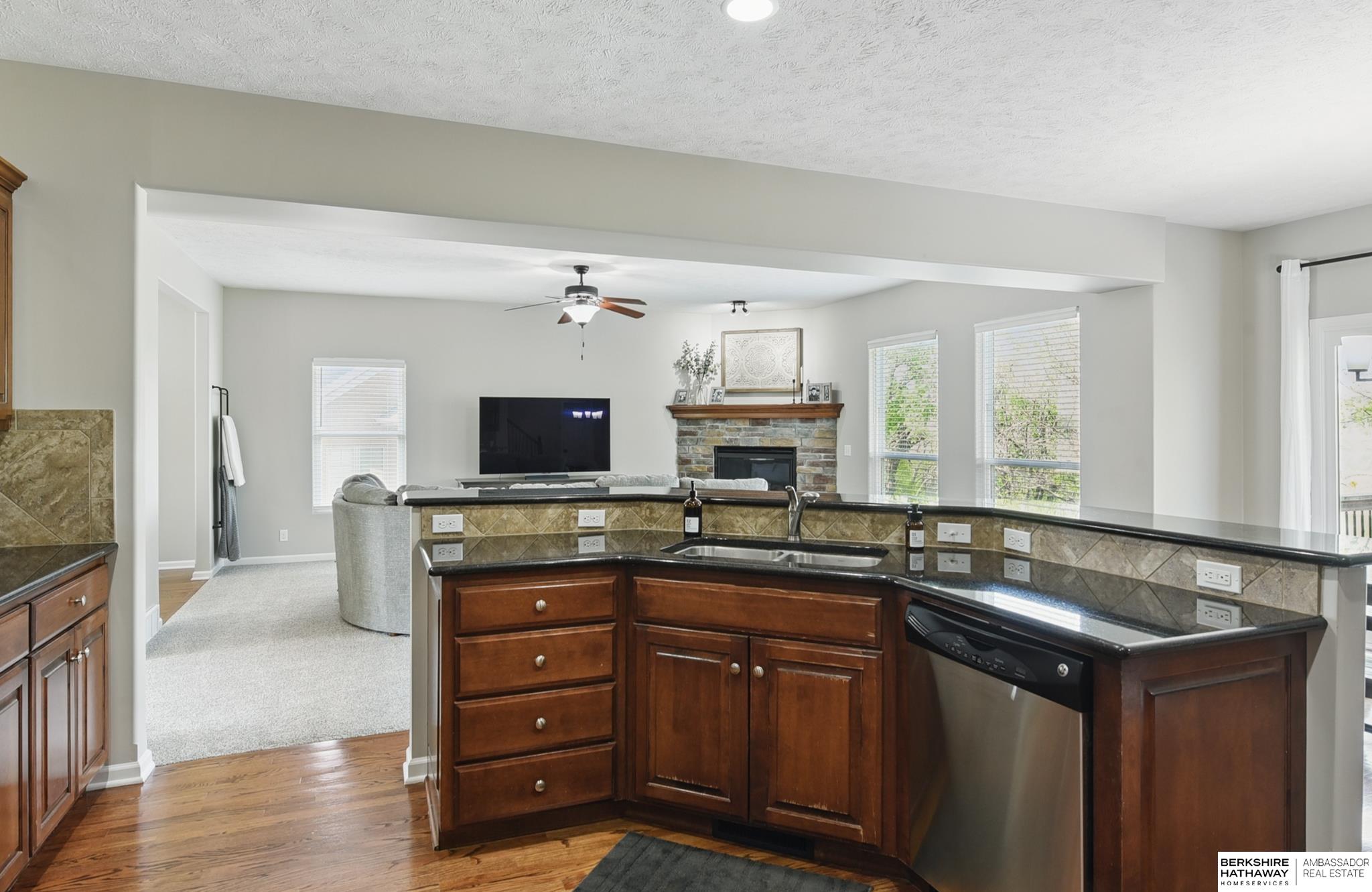 La Vista, Nebraska 68128, United States, 4 Bedrooms Bedrooms, ,3 BathroomsBathrooms,Residential,Active,128772