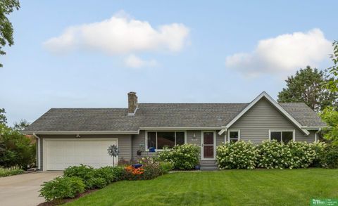 Photo of 9910 Florence Heights Boulevard, Omaha, NE 68112 (MLS # 22605188)