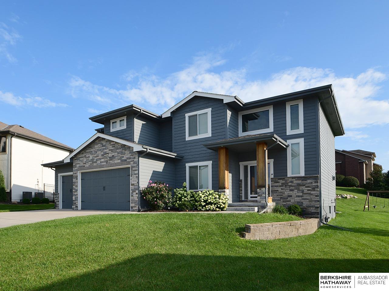 Omaha, Nebraska 68022, United States, 5 Bedrooms Bedrooms, ,4 BathroomsBathrooms,Residential,Active,215359