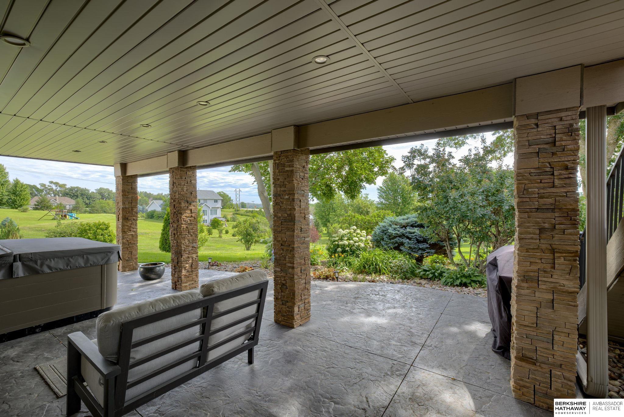 Louisville, Nebraska 68037, United States, 4 Bedrooms Bedrooms, ,4 BathroomsBathrooms,Residential,Active,12693