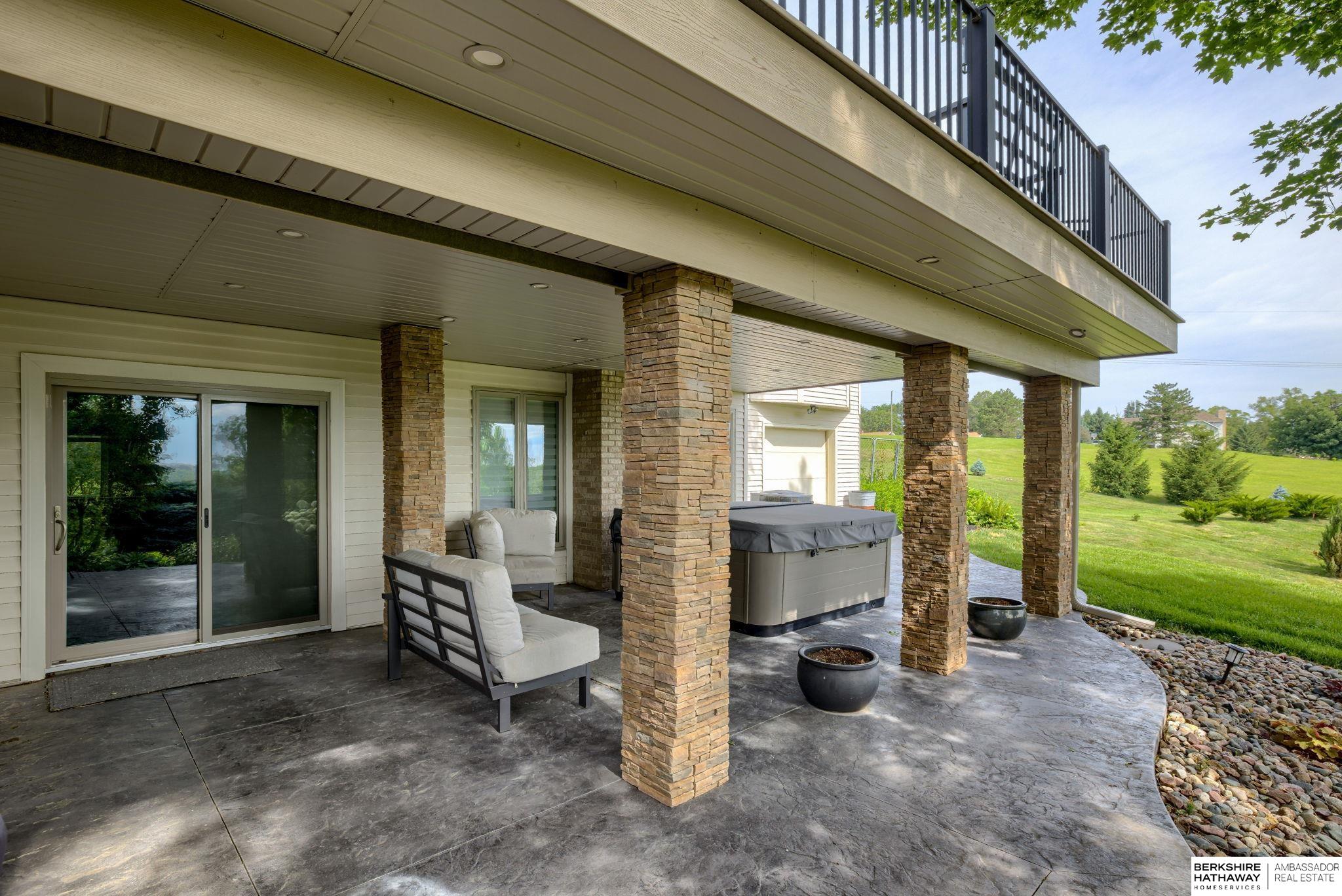 Louisville, Nebraska 68037, United States, 4 Bedrooms Bedrooms, ,4 BathroomsBathrooms,Residential,Active,12693