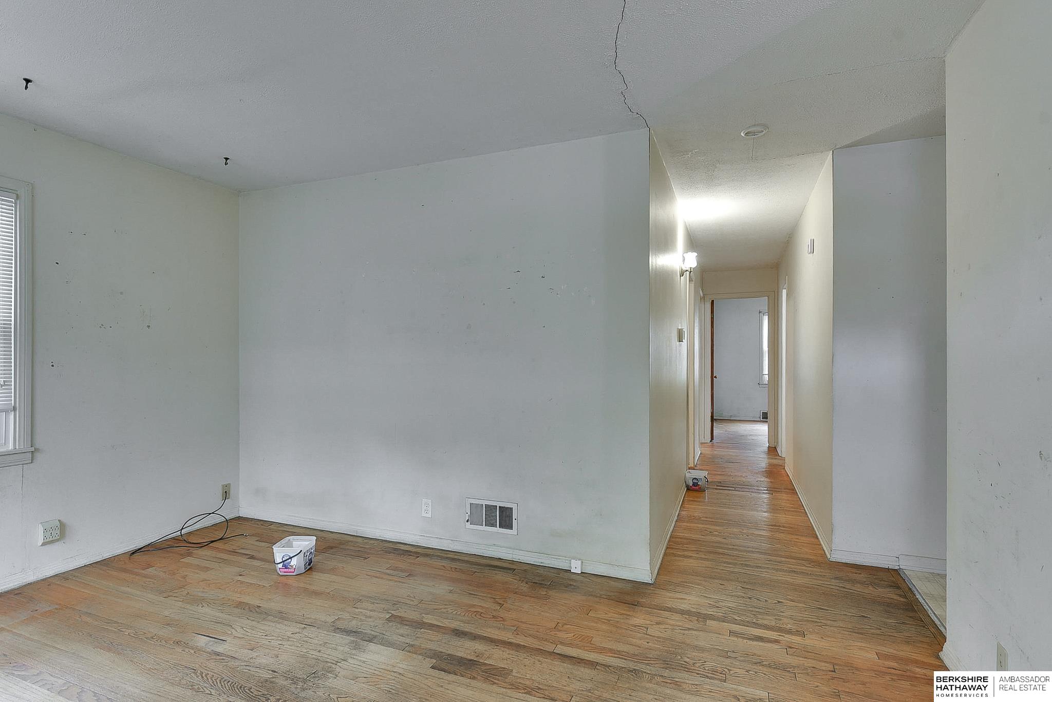 Omaha, Nebraska 68114, United States, 3 Bedrooms Bedrooms, ,1 BathroomBathrooms,Residential,Active,236933