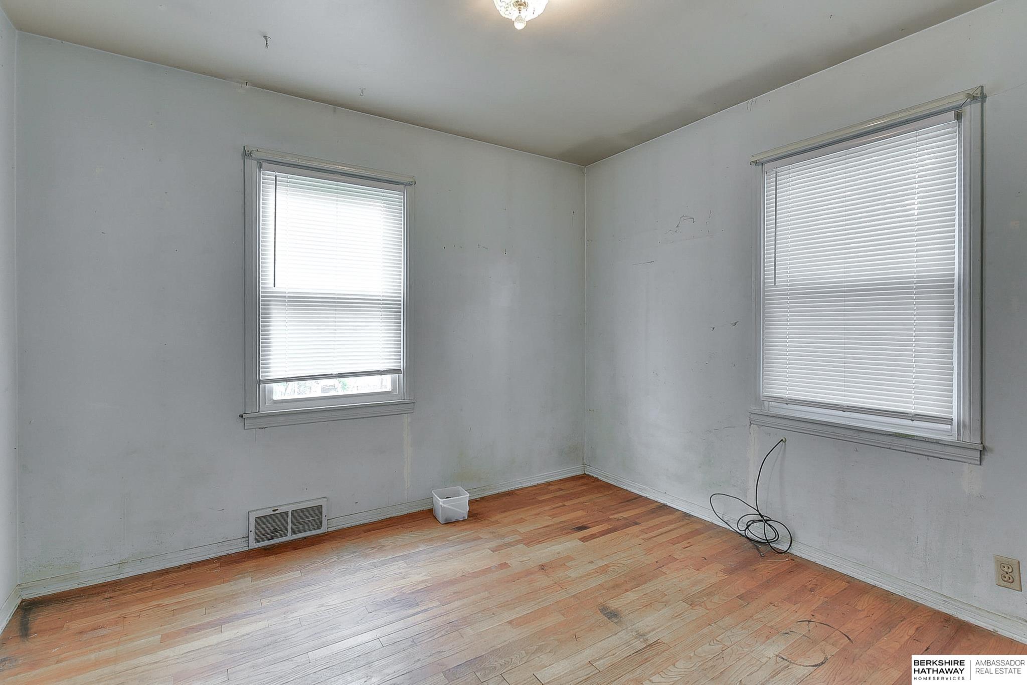 Omaha, Nebraska 68114, United States, 3 Bedrooms Bedrooms, ,1 BathroomBathrooms,Residential,Active,236933