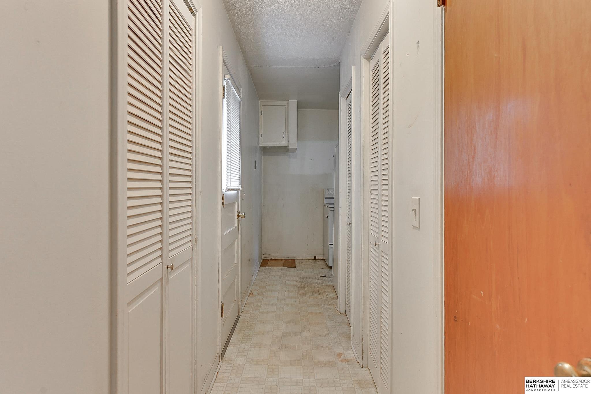 Omaha, Nebraska 68114, United States, 3 Bedrooms Bedrooms, ,1 BathroomBathrooms,Residential,Active,236933