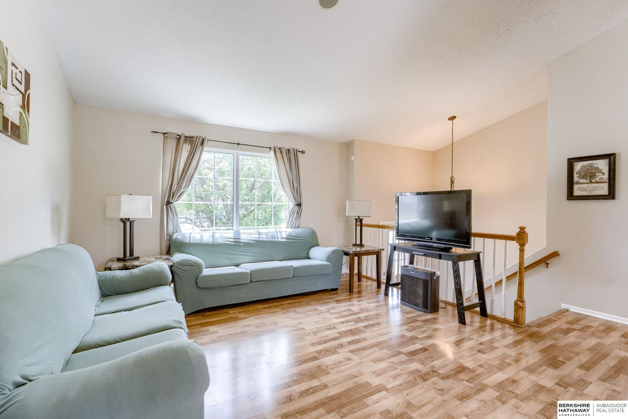 Omaha, Nebraska 68123, United States, 3 Bedrooms Bedrooms, ,2 BathroomsBathrooms,Residential,Pending,183325