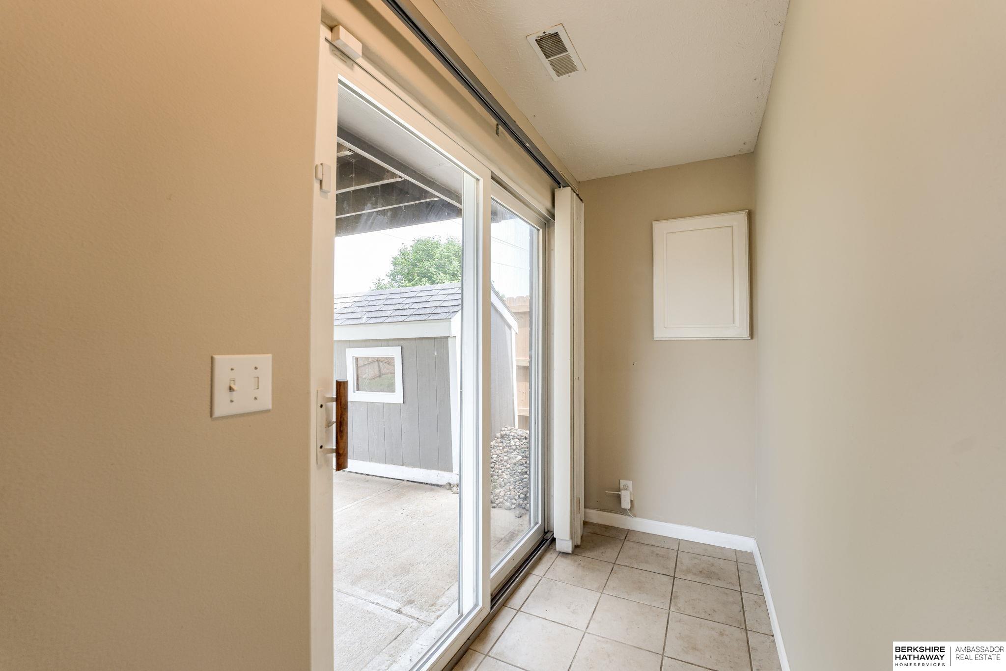 Omaha, Nebraska 68123, United States, 3 Bedrooms Bedrooms, ,2 BathroomsBathrooms,Residential,Pending,183325