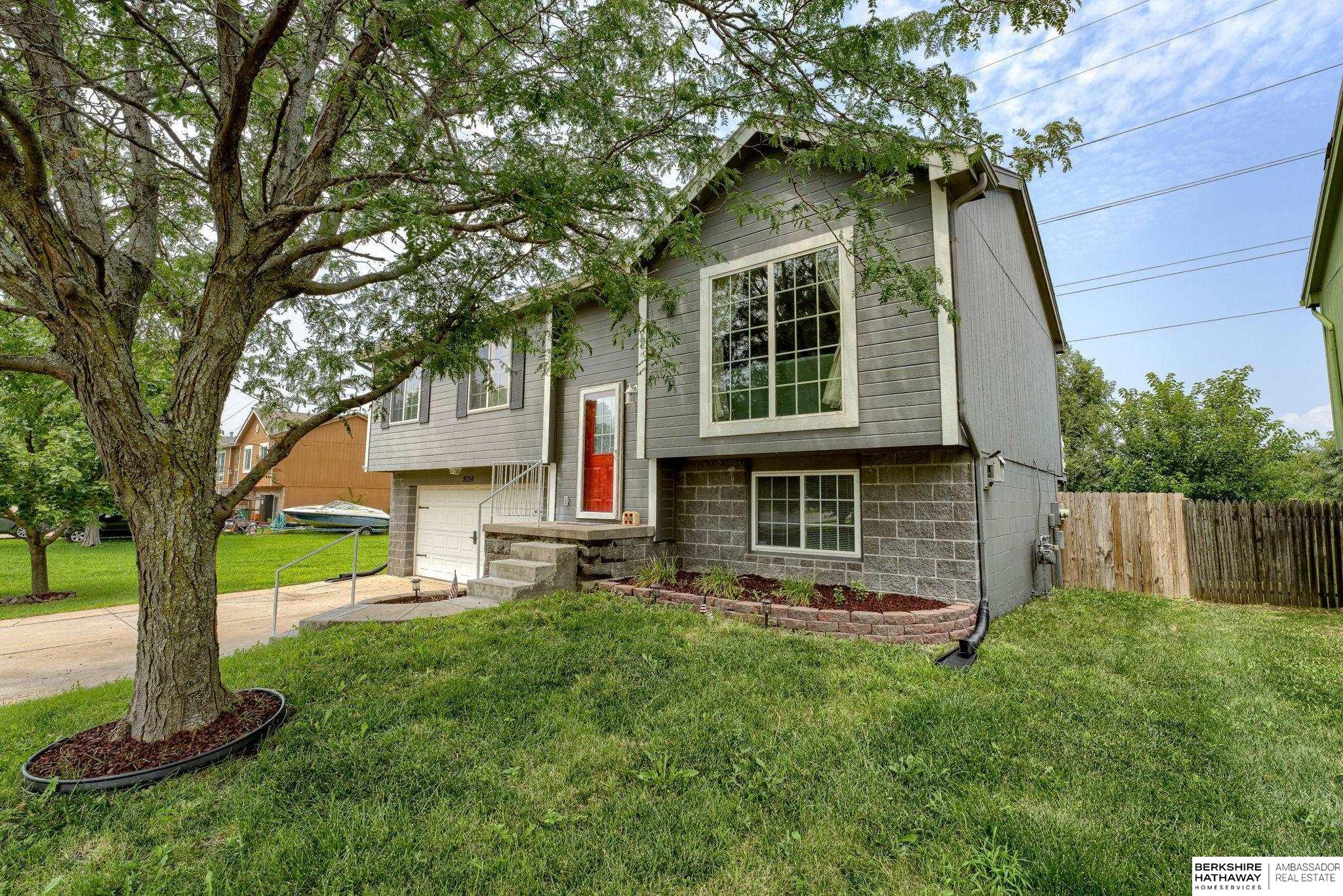 Omaha, Nebraska 68123, United States, 3 Bedrooms Bedrooms, ,2 BathroomsBathrooms,Residential,Pending,183325