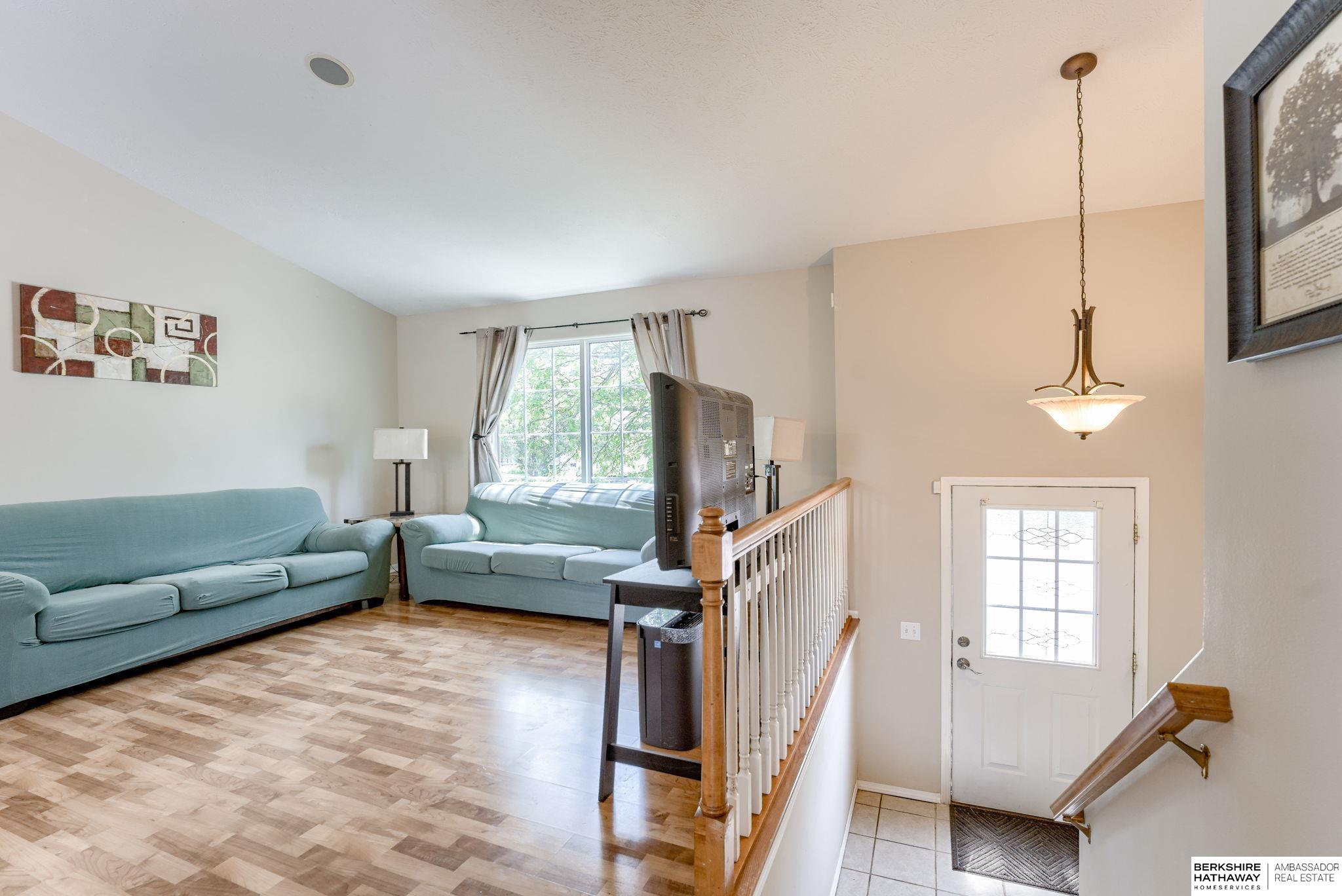 Omaha, Nebraska 68123, United States, 3 Bedrooms Bedrooms, ,2 BathroomsBathrooms,Residential,Pending,183325