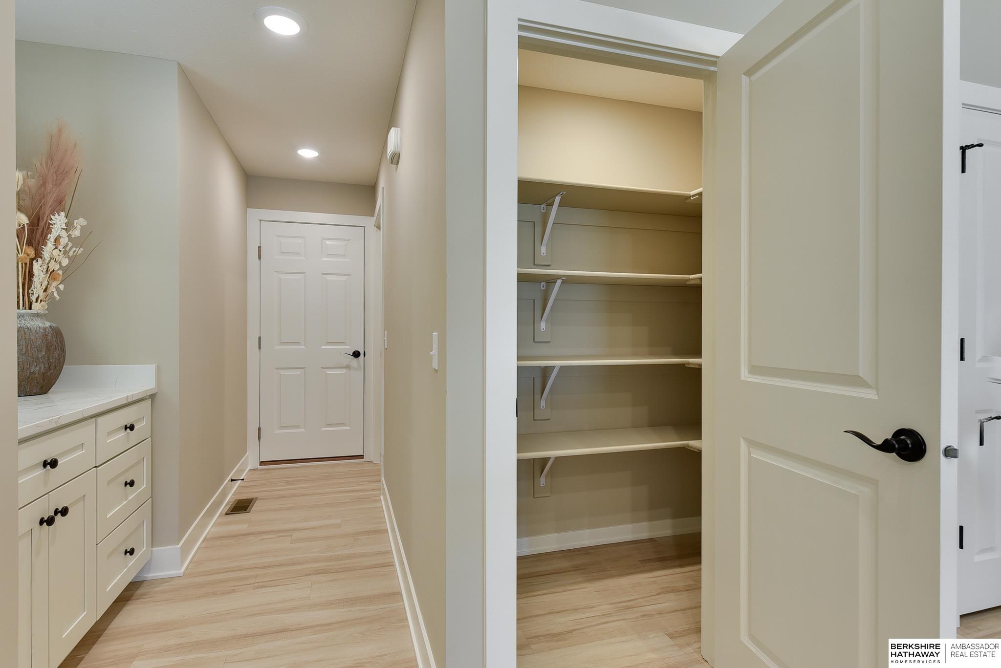 Elkhorn, Nebraska 68022, United States, 2 Bedrooms Bedrooms, ,3 BathroomsBathrooms,Residential,Active,253182