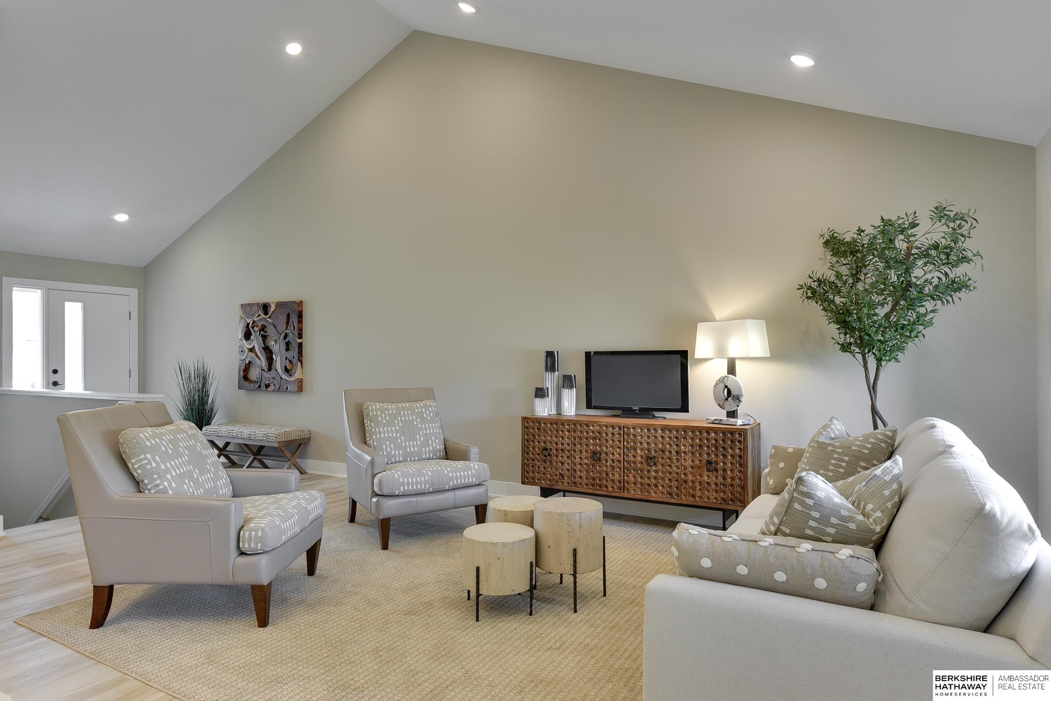 Elkhorn, Nebraska 68022, United States, 2 Bedrooms Bedrooms, ,3 BathroomsBathrooms,Residential,Active,253182