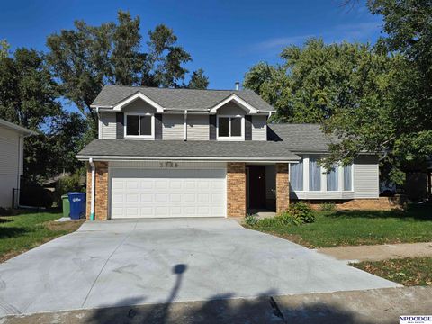 Photo of 3738 Falcon Drive, Bellevue, NE 68123 (MLS # 22529358)