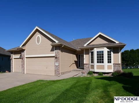 Photo of 9522 Valley Road Circle, La Vista, NE 68128 (MLS # 22619264)