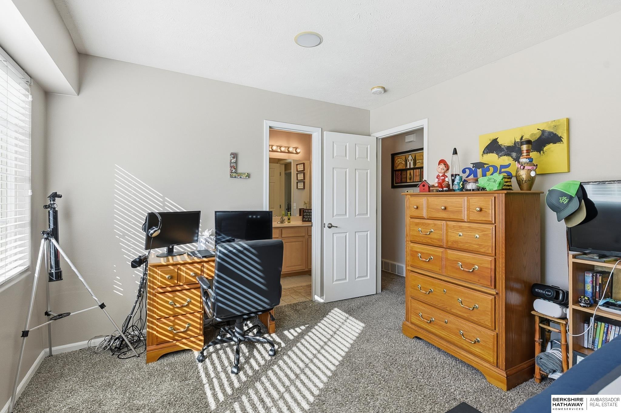 Omaha, Nebraska 68116, United States, 2 Bedrooms Bedrooms, ,2 BathroomsBathrooms,Residential,Active,233789