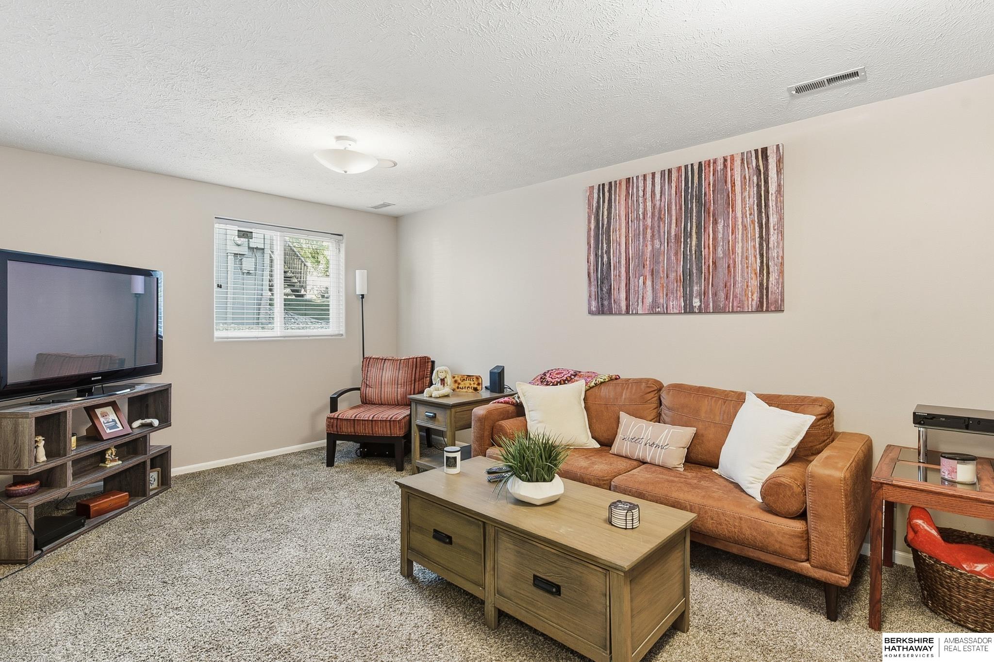 Omaha, Nebraska 68116, United States, 2 Bedrooms Bedrooms, ,2 BathroomsBathrooms,Residential,Active,233789