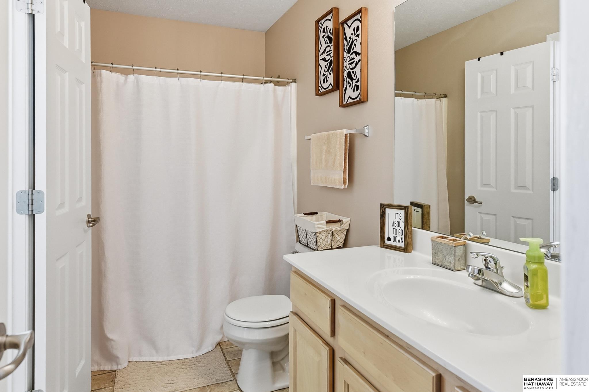 Omaha, Nebraska 68116, United States, 2 Bedrooms Bedrooms, ,2 BathroomsBathrooms,Residential,Active,233789