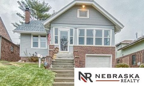 Photo of 4420 Hickory Street, Omaha, NE 68105 (MLS # 22533322)