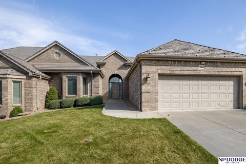 Photo of 2242 Stone Creek Loop S, Lincoln, NE 68512 (MLS # 22608693)