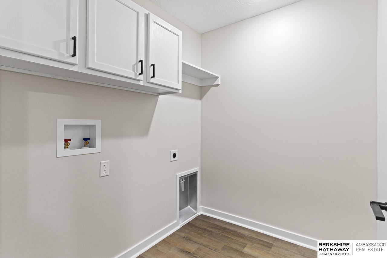 Blair, Nebraska 68008, United States, 4 Bedrooms Bedrooms, ,3 BathroomsBathrooms,Residential,Active,192550