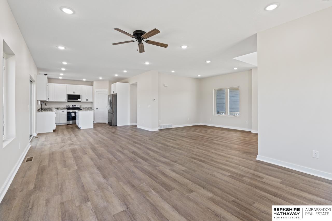 Blair, Nebraska 68008, United States, 4 Bedrooms Bedrooms, ,3 BathroomsBathrooms,Residential,Active,192550