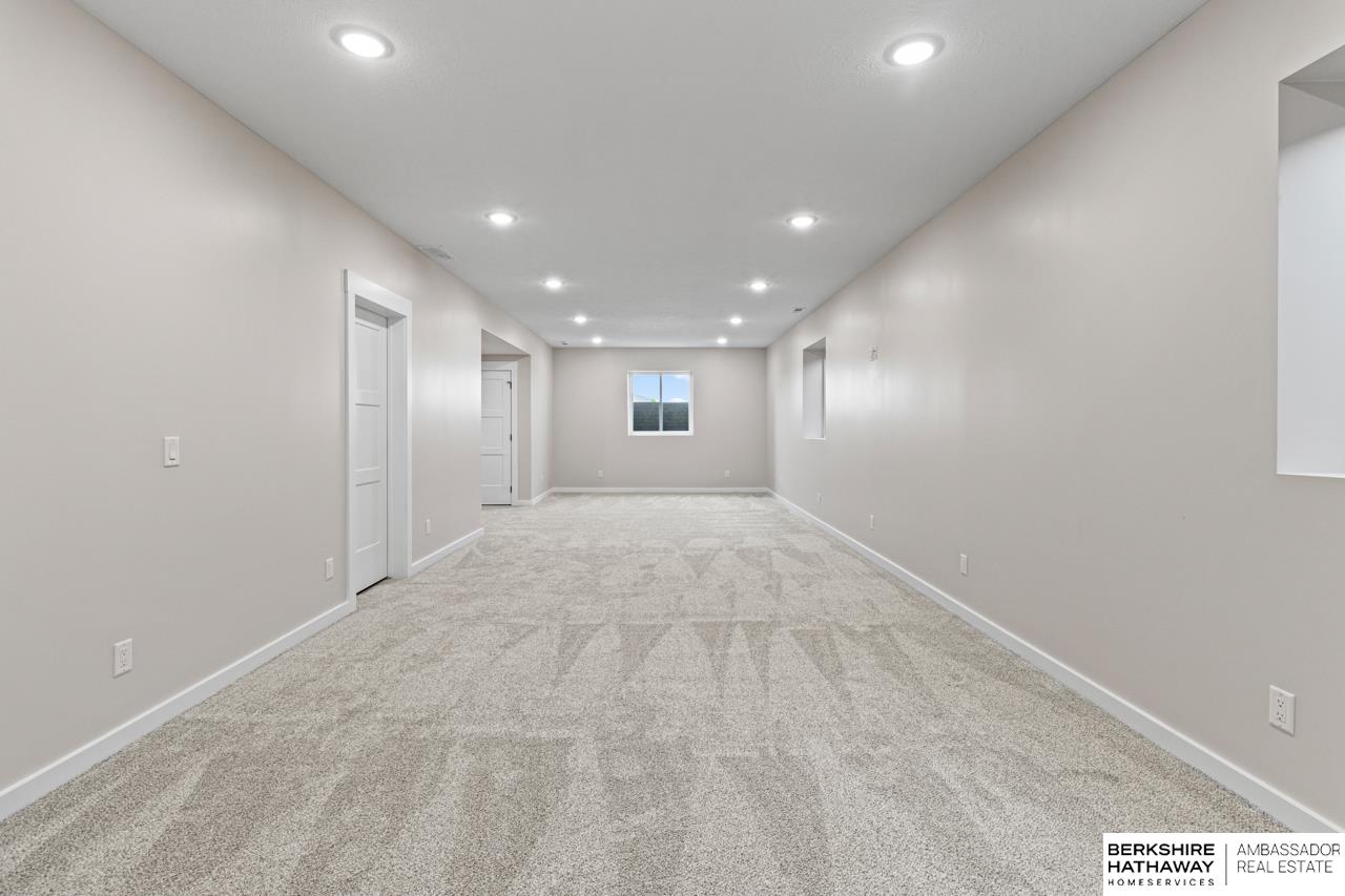 Blair, Nebraska 68008, United States, 4 Bedrooms Bedrooms, ,3 BathroomsBathrooms,Residential,Active,192550