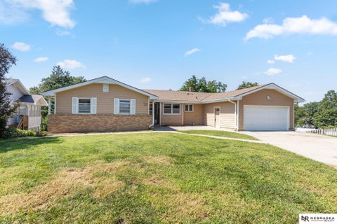 Photo of 1036 N 74th Avenue, Omaha, NE 68114 (MLS # 22624833)
