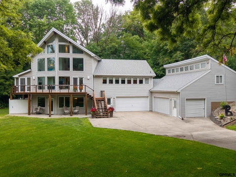 Photo of 16514 Dixon Drive, Honey Creek, IA 51542 (MLS # 22619669)