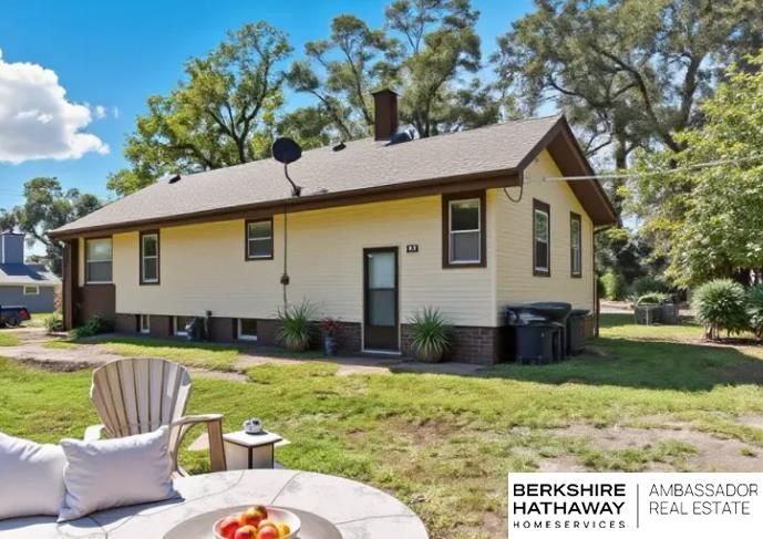 Omaha, Nebraska 68110, United States, 2 Bedrooms Bedrooms, ,2 BathroomsBathrooms,Residential,Pending,209384