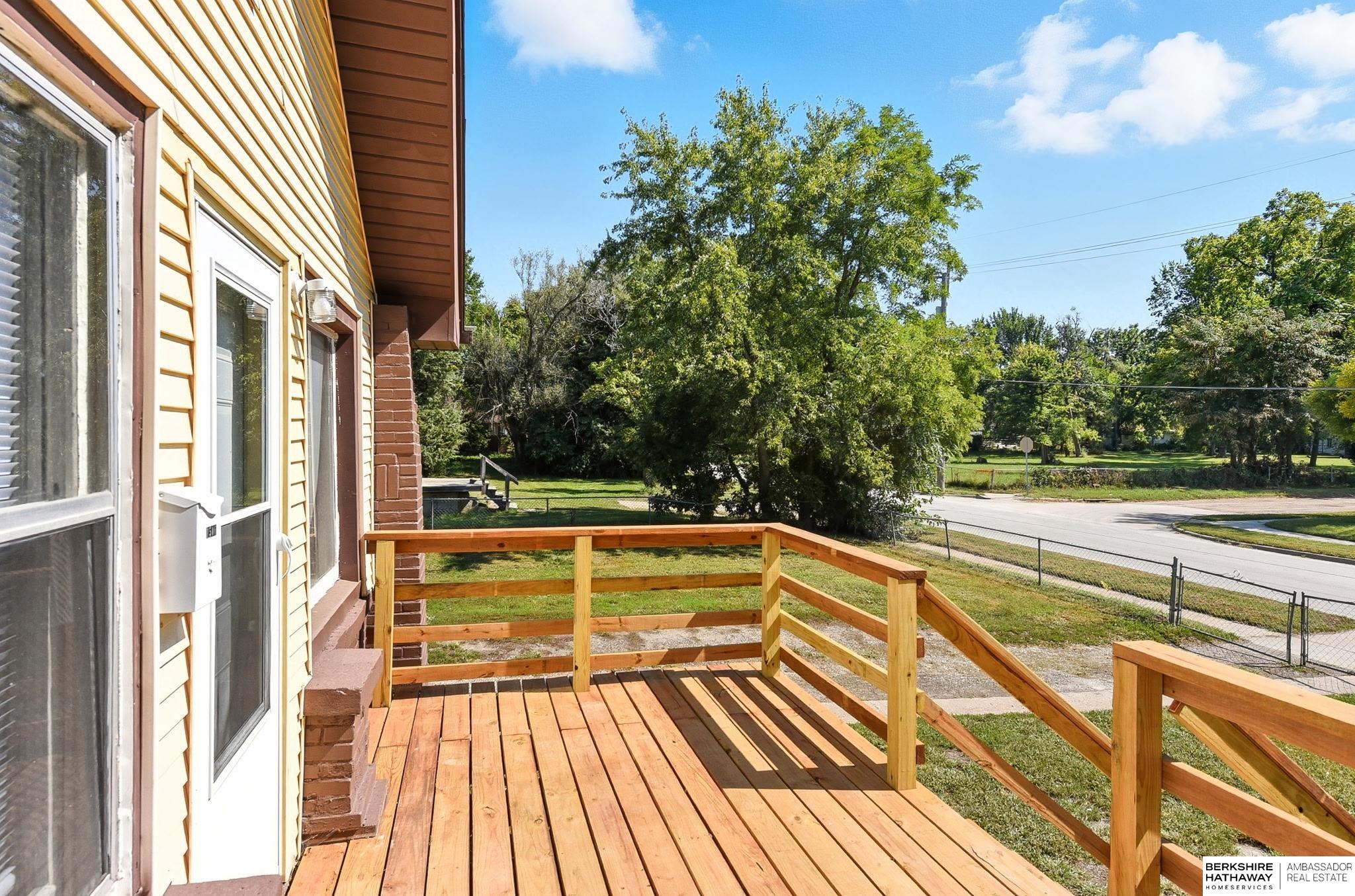 Omaha, Nebraska 68110, United States, 2 Bedrooms Bedrooms, ,2 BathroomsBathrooms,Residential,Pending,209384