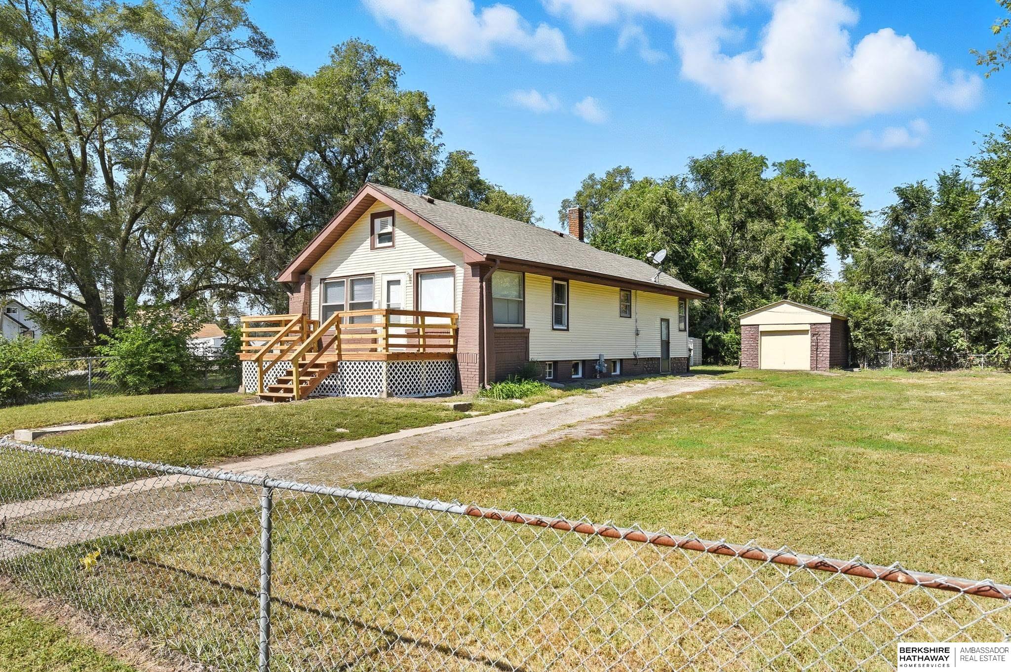 Omaha, Nebraska 68110, United States, 2 Bedrooms Bedrooms, ,2 BathroomsBathrooms,Residential,Pending,209384